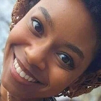 Akiras Peach Desnuda