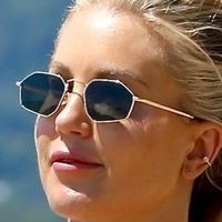 Ali Oetjen Desnuda