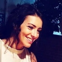 A_stranger_sel Desnuda