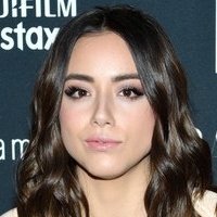 Chloe Bennett Desnuda