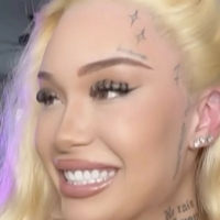 Dezi Stormz Desnuda