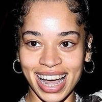 Ella Mai Desnuda