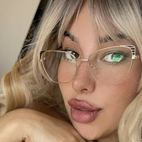 immili Desnuda