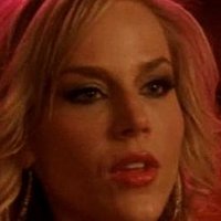 Julie Benz Desnuda