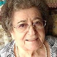 Katie Kiefel Desnuda