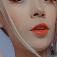 Momo Kim Lee Desnuda