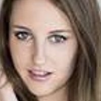 Monique Larratt Desnuda