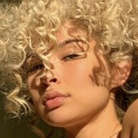 Nomi Sun Desnuda
