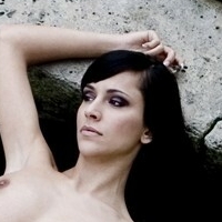 Nude In Public Desnuda