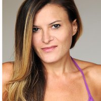 Phebe Szatmari Desnuda