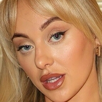 Rhiannon Blue Desnuda