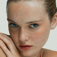 Viola Kovesh Desnuda